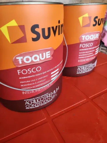 Tinta suvinil premium, 100 reais cada lata