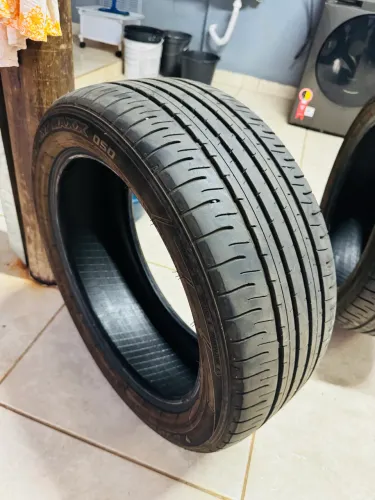 Pneus semi novos 225/50 R18