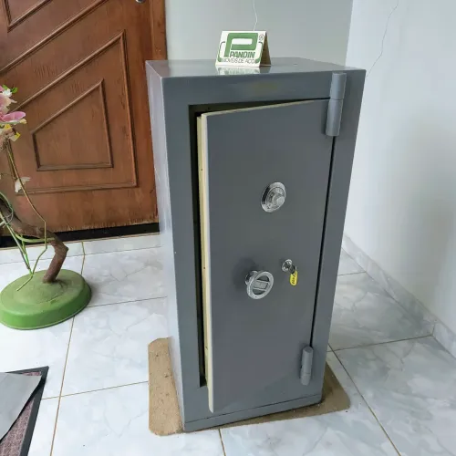 Cofre Pandin modelo CP-09 usado