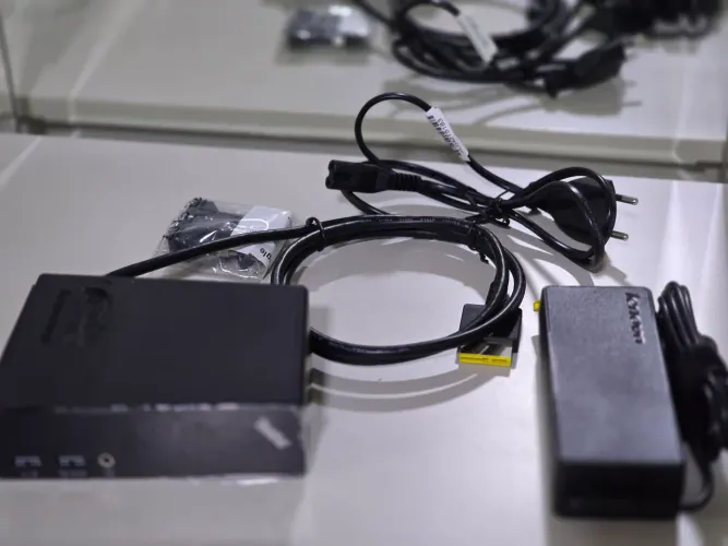 Lenovo ThinkPad OneLink Pro Dock Novo na Caixa + Carregador Original + Adaptador DVI/VGA