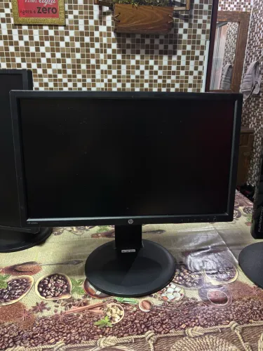 Monitor HP 20 polegadas, gira formato A4 com entrada VGA