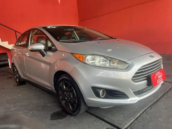 Ford Fiesta Sedan 1.6 16V Flex Aut. 2015