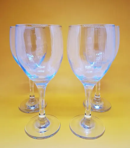 Jogo de 4 Taças de Vidro para Vinho Transparente Tulipa Texturizado