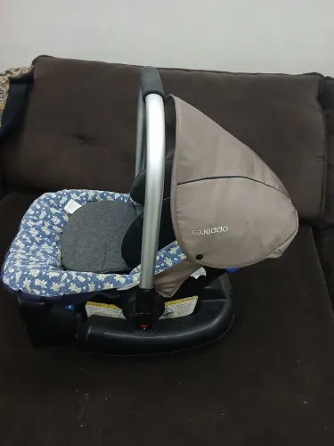 Carrinho e bebe conforto Kiddo
