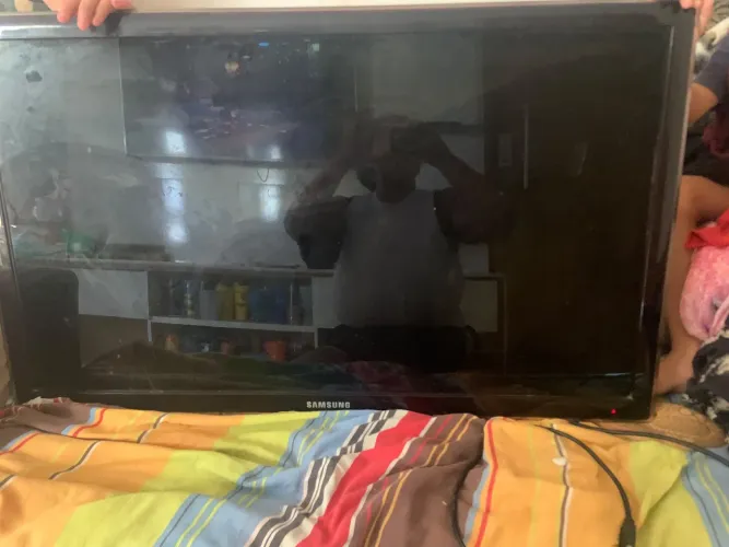 Vendo TV Samsung 42 polegadas - R$500 + *