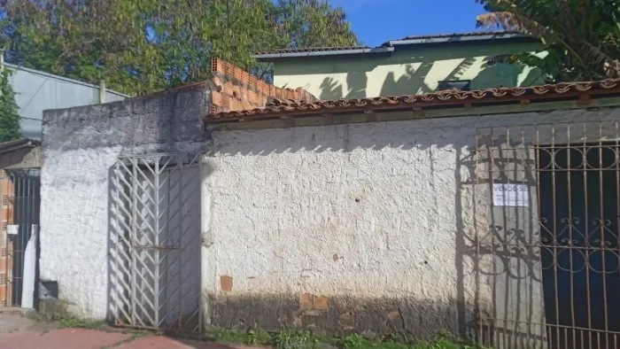 Casa à Venda em Excelente Localização