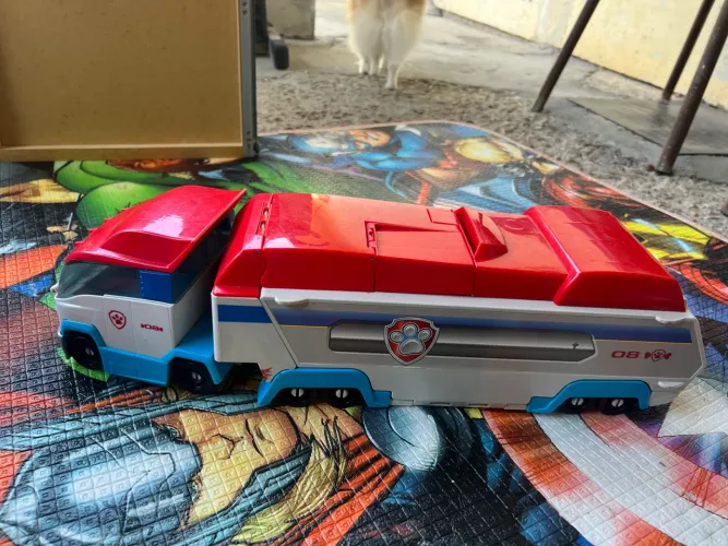 Patrulha canina caminhão com pista