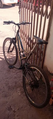 Bike CO77I aro 26 com nota fiscal, seminova 8 meses de uso. (Com avarias).