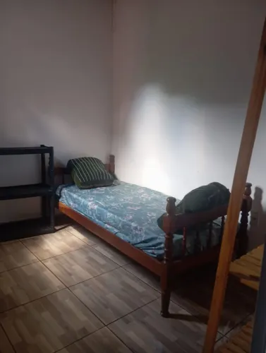 Quartos individuais e mobiliados Px Av vilarinhos