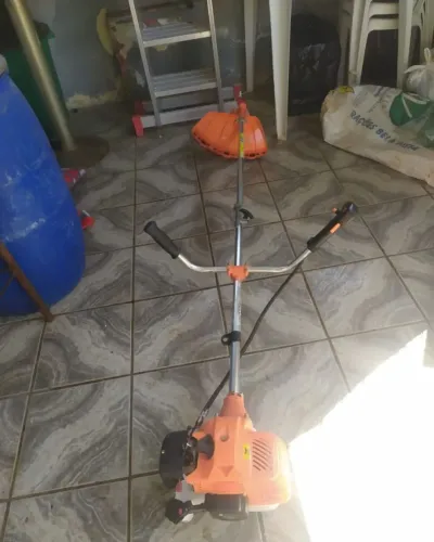 Roçadeira a gasolina (nunca usada)