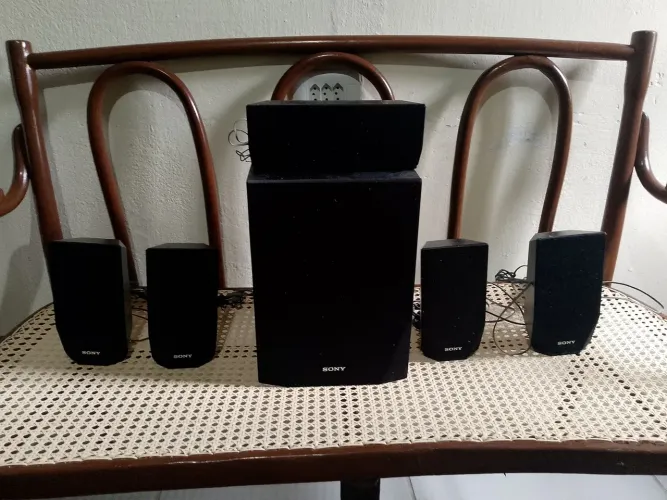 Caixa e fones para Homer Sony 100 reais