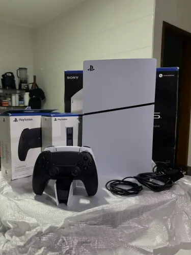 VENDO PS5 (PlayStation 5) SLIM DIGITAL - pouquíssimo uso, NOVO!!