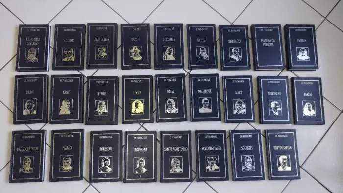 <Livros