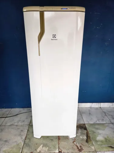 Vendo geladeira Electrolux
