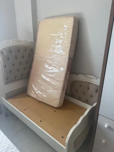 Berço que vira cama 