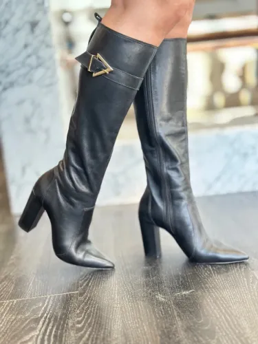 Bota Schutz de couro