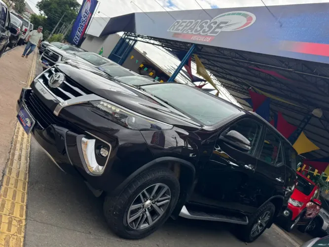 Toyota Hilux SW4 SRX 4X4 2.8 TDI 16V Dies. Aut. 2019