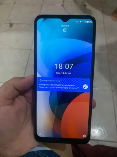 Celular motoE7