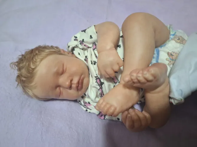 Bebe reborn menina molde Lou Lou