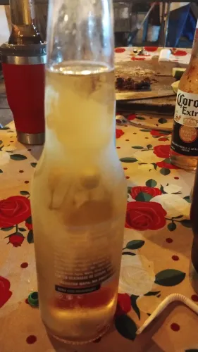 Venda de garrafas retornáveis variadas