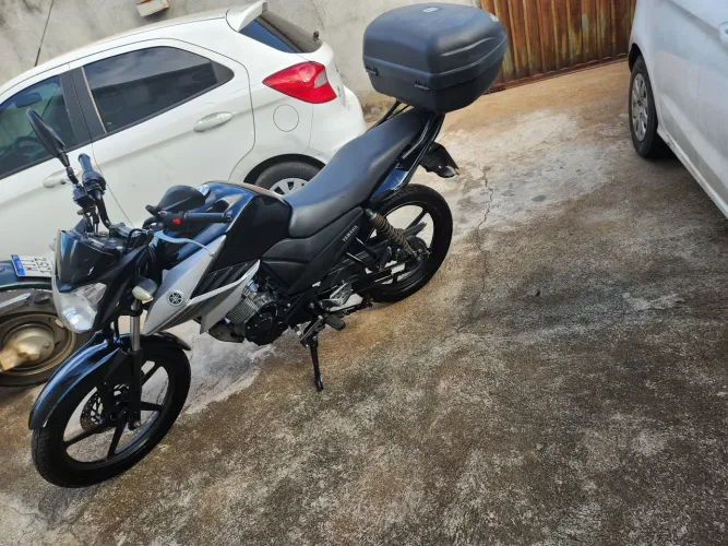 Vendo moto yamaha fazer 150 cc