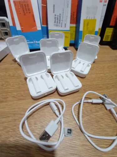 Lote com 7 fones xaiomi para concerto ou peças 