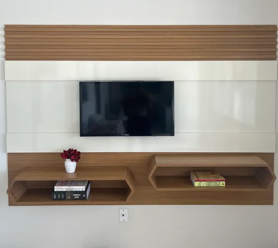 Painel em madeira para TV 