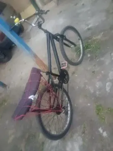 Bicicleta boa nenhum problema só tá sem freio