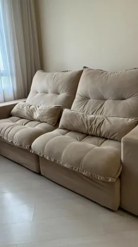 Sofá 2,30m bege com pillow top