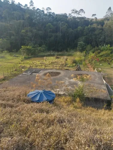 Vendo Terreno com casa de excelente estrutura