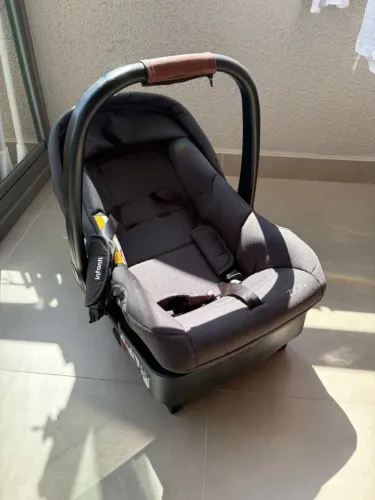 Bebê conforto Infanti com isofix
