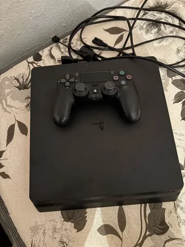 PlayStation 4 slin
