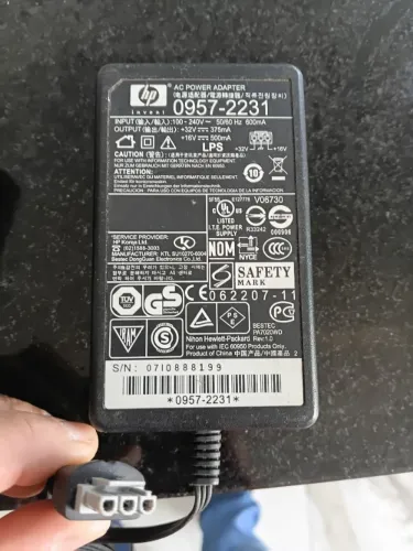 Produto Original HP em perfeito estado de funcionamento.  Esta fonte é específica para div