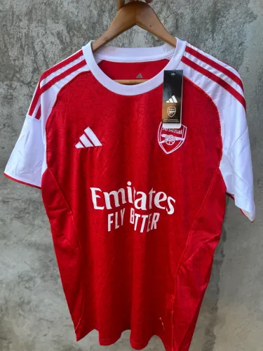 3 Camisas de futebol premium Roma, Arsenal e Aston Villa 25/26