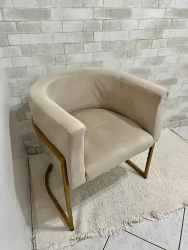 Cadeira Poltrona Luxo Bege c/ dourado