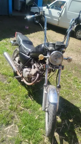 Moto Suzuki Intruder 125
