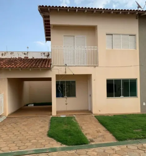Alugo casa de 2 dormitórios em Assis