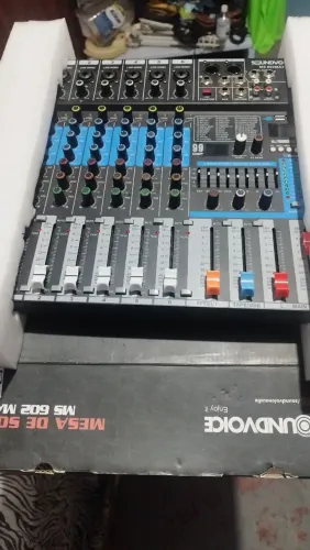 Mesa de Som Soundvoice - 6 Canais / 1 Auxiliar
