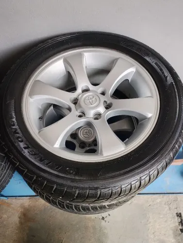 Rodas 20 nunca fez serviço - cabe na maioria das camionetes