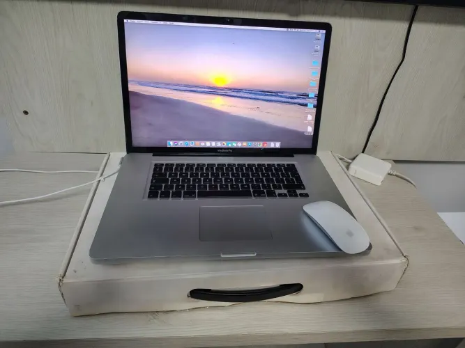 MacBook pro 17 polegadas top !! bateria nova 