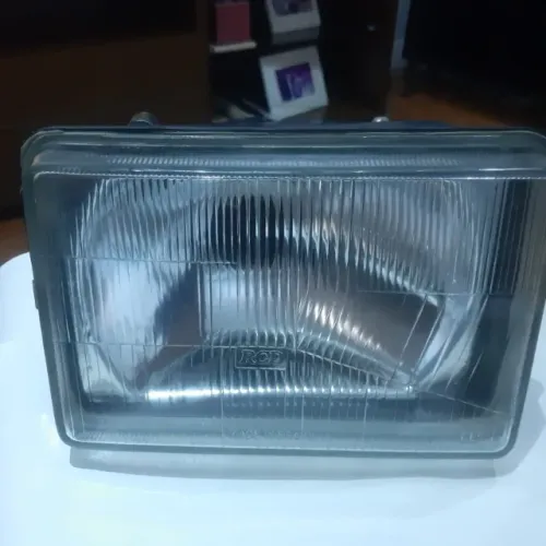 Farol Uno Fiorino (Frente Alta) 84 85 86 87 88 89 90 Frente Alta Lado Direito Marca RCD.