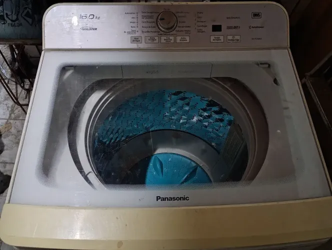 Vende-se Máquina de Lavar Defeituosa.