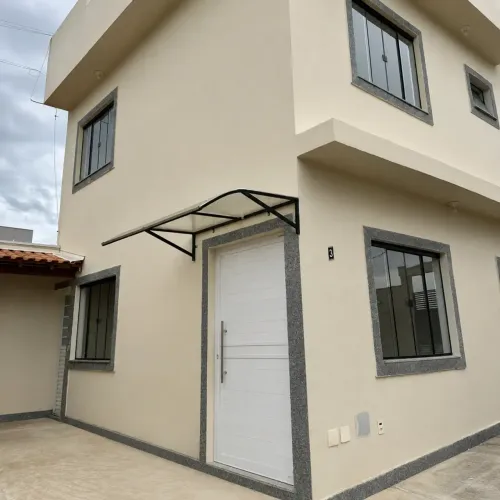 Sobrado para venda possui 70 metros quadrados com 2 quartos em Jardim - Extrema - MG