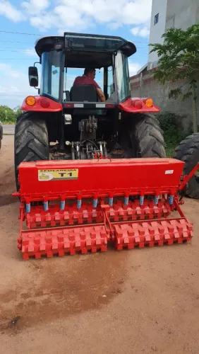 Vendo - Plantadeira semeadeira de capim - trator