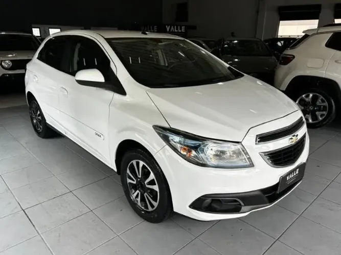 Chevrolet Onix Hatch LTZ 1.4 8V Flex Power Mec. 4P 2015
