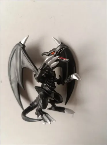 Colecionável Yu-Gi-Oh! Dragão Negro de Olhos Vermelhos - ZZ 2008 (Novo)