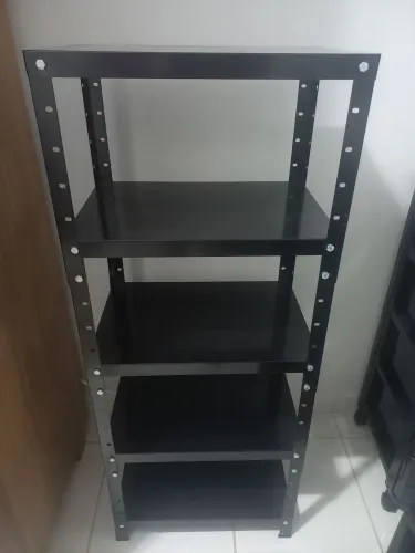 Vendo estante de ferro inoxidável com vários compartimentos