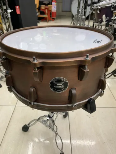 Caixa D One casco em cobre 14x6 top