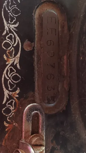 Máquina de costura antiga