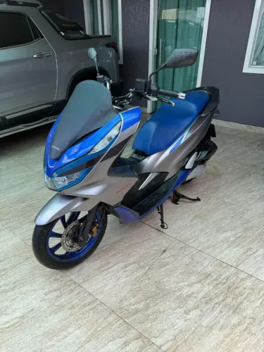 Vendo Honda/ PCX 150 SPORT <br>Ano 2021<br>Valor : 15.200